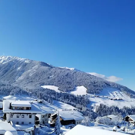 Haus Bergland شقة
