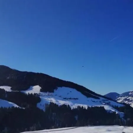 Haus Bergland شقة